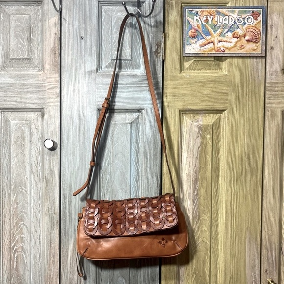 Patricia Nash, the Baku Chainlink Leather Crossbody Bag - Picture 7 of 7